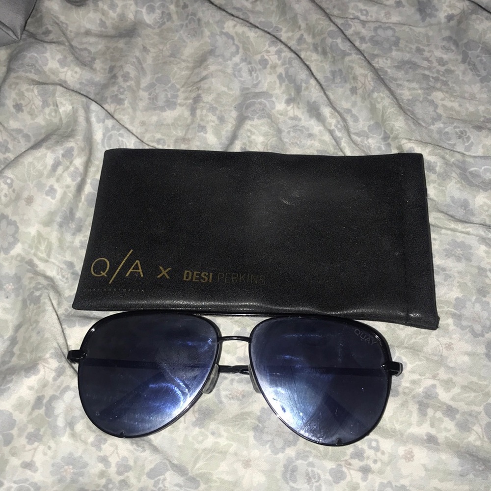 QUAY X DESI REFLECTIVE AVIATORS